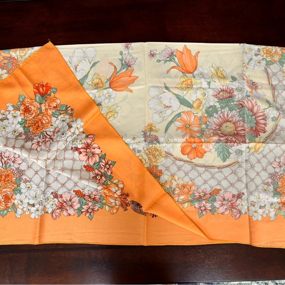 NWOT 100% Silk Floral Square Scarf - Picture 8 of 11